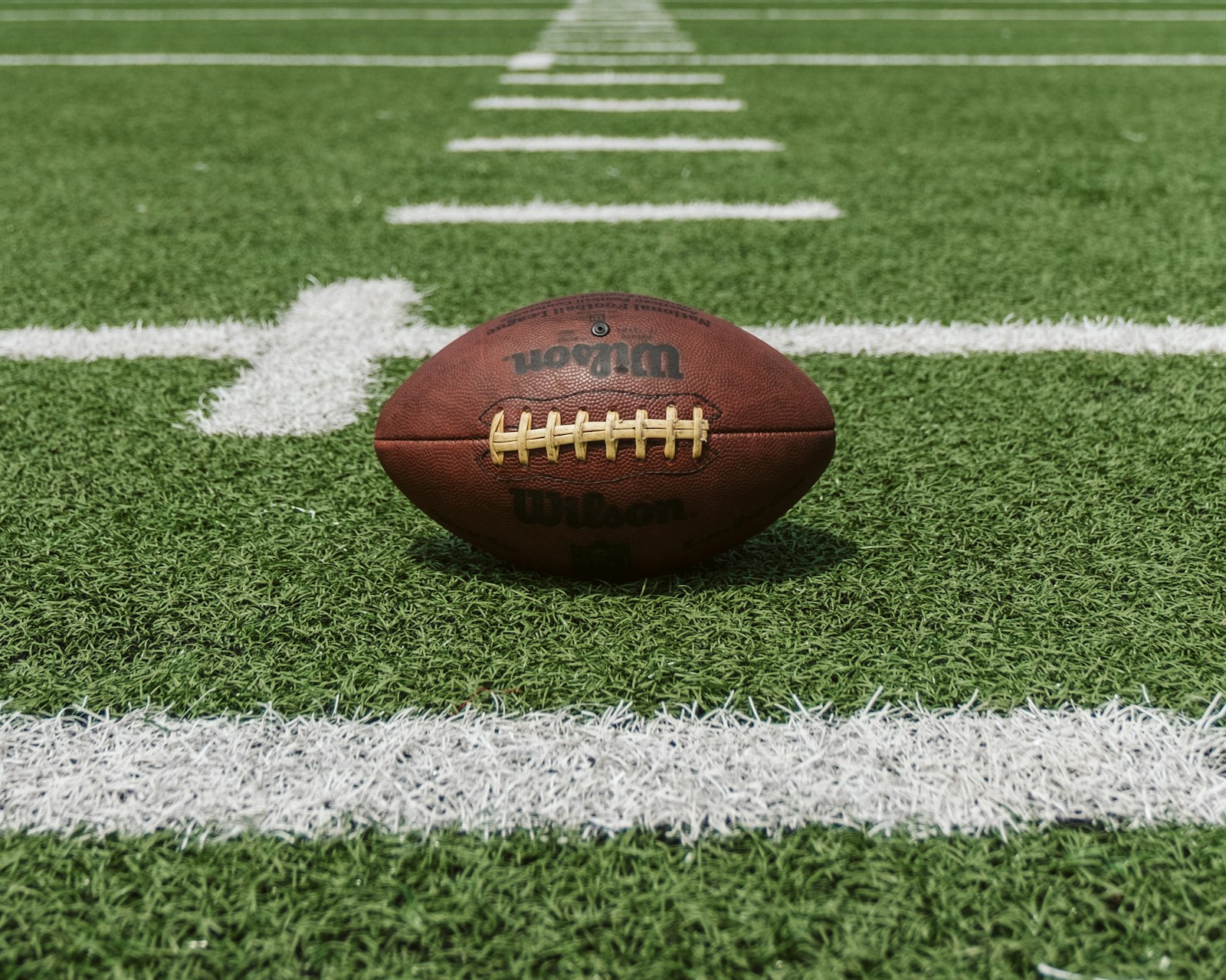 NFL 2026 Week 1 킥오프 경기 장면